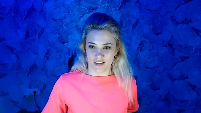 Snapshot of nika_gold1 chatting on February 10, 10:51 pm nika gold1 online show from February 10, 10:51 pm