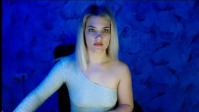 Snapshot of nika_gold1 chatting on October 15, 1:00 pm nika gold1 online show from October 15, 1:00 pm