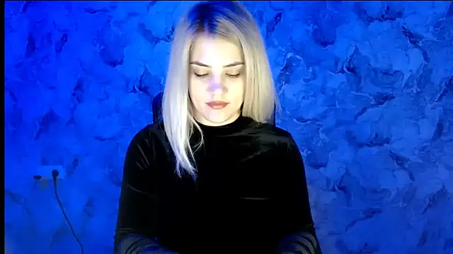 Snapshot of nika_gold1 chatting on October 27, 6:12 pm nika gold1 online show from October 27, 6:12 pm