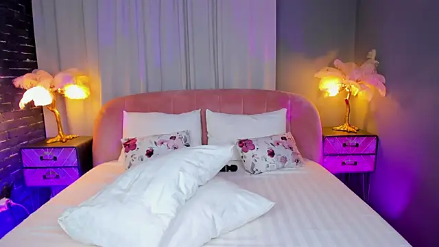 AmedeeaBanks online show from February 24, 9:02 pm