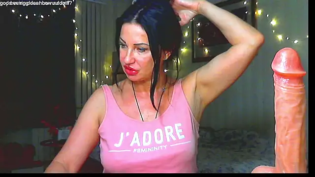 Snapshot of hornymommy69_ chatting on December 20, 9:39 pm hornymommy69 online show from December 20, 9:39 pm