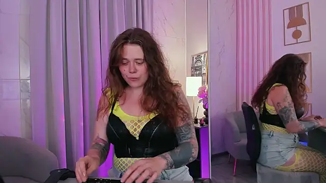 SophiePure online show from August 1, 9:03 pm