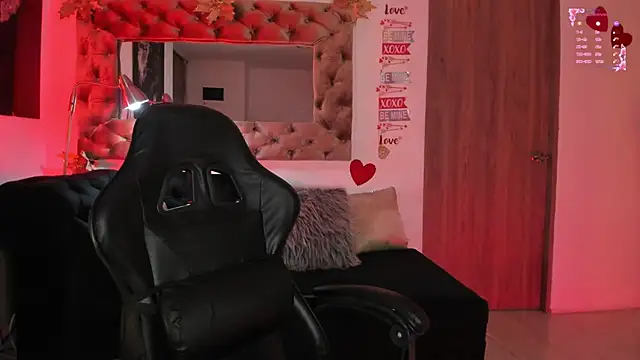 AmelyaMann online show from February 25, 1:43 pm