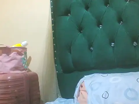 Snapshot of Sexy_Riri chatting on January 19, 12:36 am Sexy Riri online show from January 19, 12:36 am