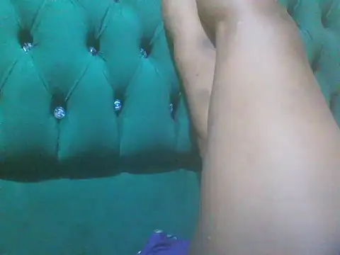 Snapshot of Sexy_Riri chatting on February 2, 12:09 am Sexy Riri online show from February 2, 12:09 am