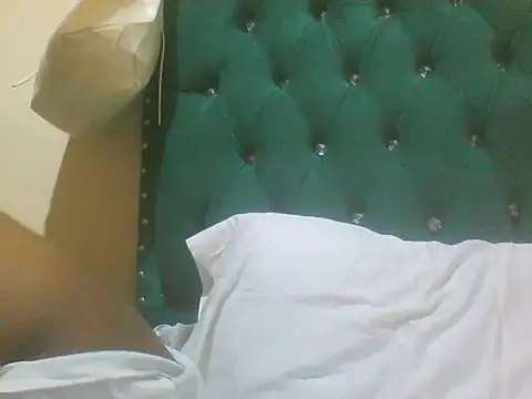 Snapshot of Sexy_Riri chatting on February 4, 1:50 pm Sexy Riri online show from February 4, 1:50 pm