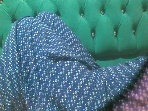 Snapshot of Sexy_Riri chatting on February 23, 3:04 am Sexy Riri online show from February 23, 3:04 am