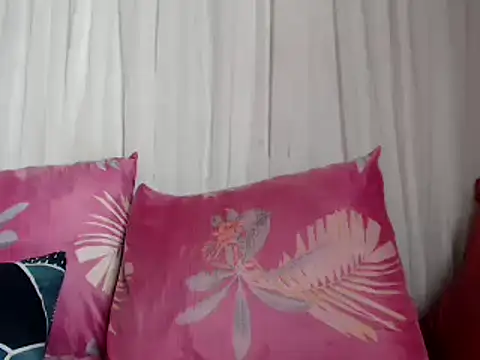 Snapshot of Freakyassnwildx chatting on February 25, 1:06 pm Freakyassnwildx online show from February 25, 1:06 pm