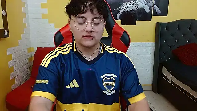 isabeautyx19 online show from January 11, 2:16 am