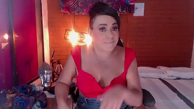 Snapshot of Khatalina_hott chatting on January 18, 2:03 am Khatalina hott online show from January 18, 2:03 am