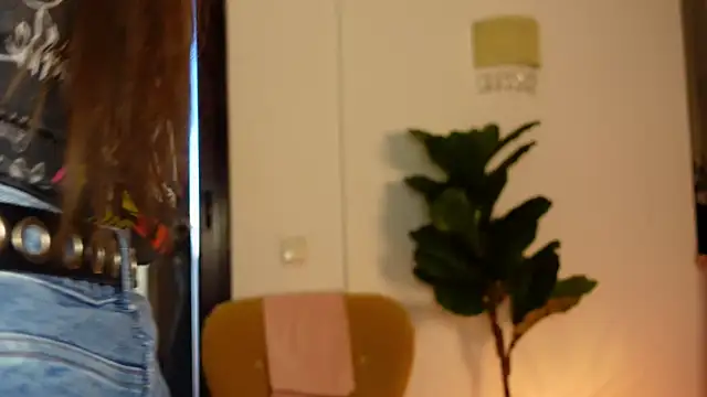 NinaCrystal1 online show from April 5, 5:26 am