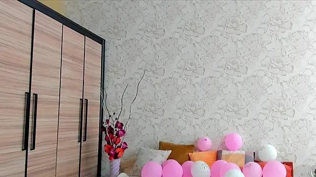 JulisSweet online show from February 20, 7:34 am