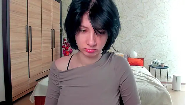 JulisSweet online show from March 22, 7:25 am