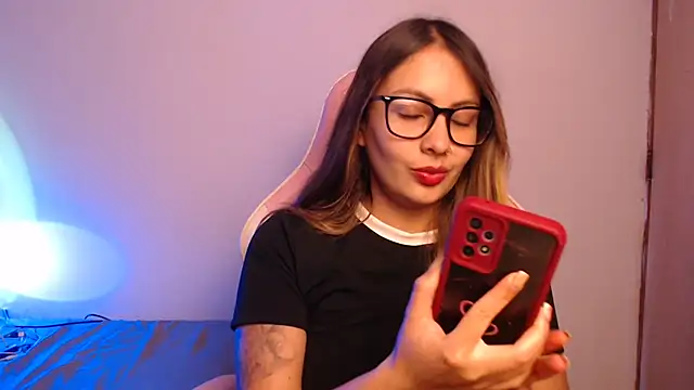 lalawhitte online show from October 8, 9:01 pm