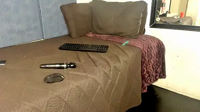 Snapshot of Ebonydollxx chatting on July 2, 3:23 am Ebonydollxx online show from July 2, 3:23 am