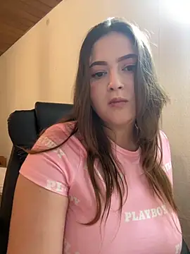 Kamilla Loop online show from October 29, 9:38 pm