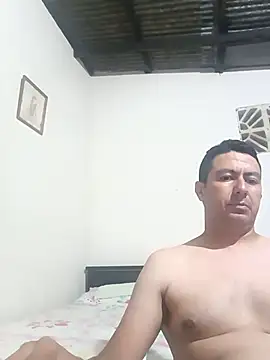 Snapshot of walwan85 chatting on December 4, 10:13 am walwan85 online show from December 4, 10:13 am