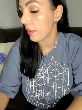 ReiyaRey online show from November 4, 10:20 pm