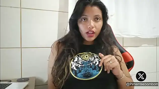 Snapshot of bombomepimenta chatting on March 4, 12:39 am bombomepimenta online show from March 4, 12:39 am