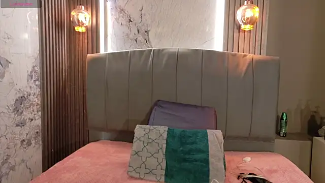 Danielaa a online show from October 12, 1:26 am