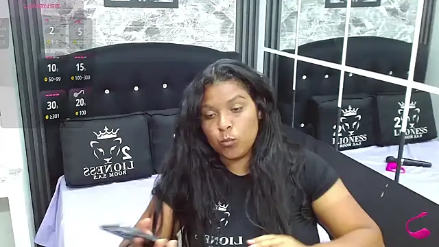 Snapshot of sia_cavad chatting on February 18, 9:43 am sia cavad online show from February 18, 9:43 am