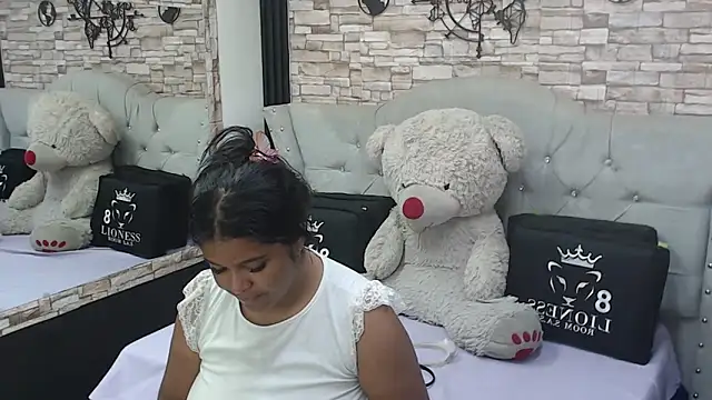 Snapshot of sia_cavad chatting on February 28, 1:03 pm sia cavad online show from February 28, 1:03 pm