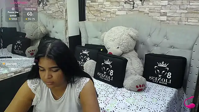 Snapshot of sia_cavad chatting on March 21, 6:07 pm sia cavad online show from March 21, 6:07 pm