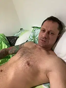 Snapshot of Yourhotboy_42 chatting on January 30, 7:26 pm Yourhotboy 42 online show from January 30, 7:26 pm