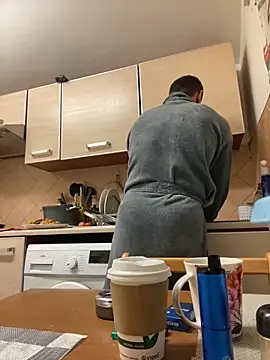 Snapshot of Yourhotboy_42 chatting on February 1, 10:34 pm Yourhotboy 42 online show from February 1, 10:34 pm