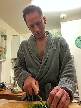 Snapshot of Yourhotboy_42 chatting on March 5, 10:21 pm Yourhotboy 42 online show from March 5, 10:21 pm