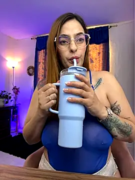 Alessandra Schmoll online show from November 20, 1:11 pm