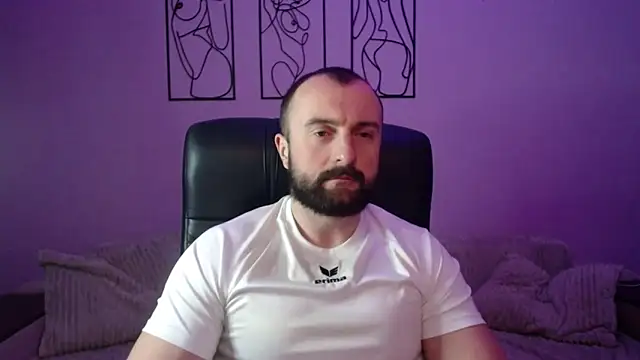 brindlefly6969 online show from April 14, 10:43 am