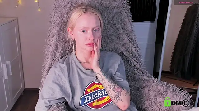 MalenaErnman online show from November 20, 10:26 am