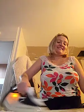 lady charlyne online show from December 9, 2:06 pm