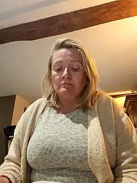 lady charlyne online show from February 18, 6:47 pm