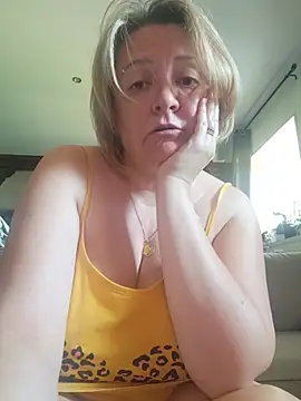 lady charlyne online show from May 27, 7:16 am