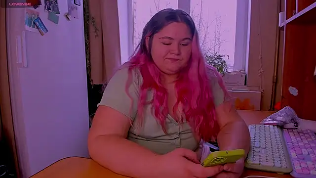 Snapshot of Freakcute_ chatting on December 23, 9:16 am Freakcute online show from December 23, 9:16 am