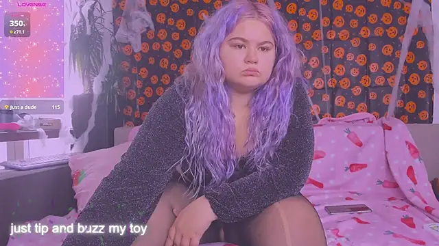 Snapshot of Freakcute_ chatting on October 27, 2:10 pm Freakcute online show from October 27, 2:10 pm