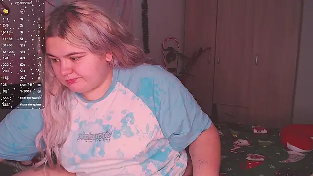 Snapshot of Freakcute_ chatting on December 18, 3:18 pm Freakcute online show from December 18, 3:18 pm