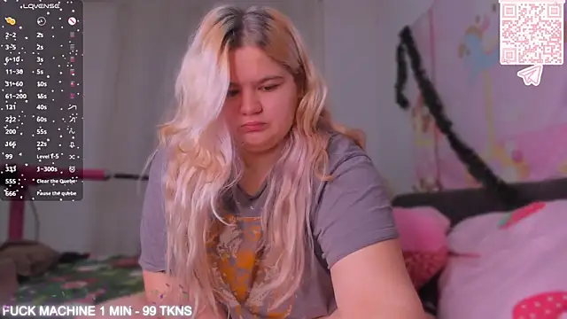 Snapshot of Freakcute_ chatting on January 11, 4:01 pm Freakcute online show from January 11, 4:01 pm