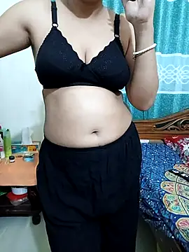Snapshot of Priya_Boudi chatting on March 1, 4:47 am Priya Boudi online show from March 1, 4:47 am