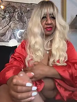 BreanaDivine online show from February 4, 7:14 am