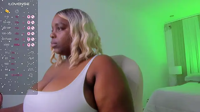 Snapshot of Rebeka_spencer chatting on February 22, 11:13 am Rebeka spencer online show from February 22, 11:13 am