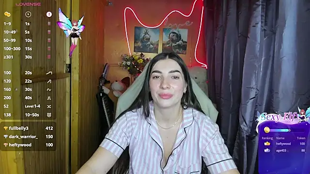 Snapshot of Fiery_Brunette_ chatting on January 1, 1:05 pm Fiery Brunette online show from January 1, 1:05 pm