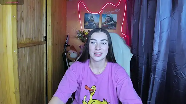 Snapshot of Fiery_Brunette_ chatting on January 4, 5:58 am Fiery Brunette online show from January 4, 5:58 am