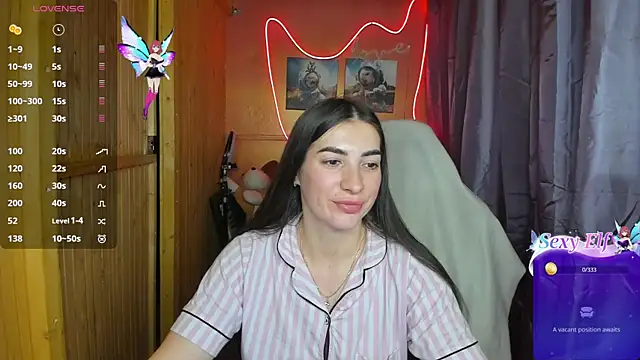 Snapshot of Fiery_Brunette_ chatting on February 19, 5:38 am Fiery Brunette online show from February 19, 5:38 am