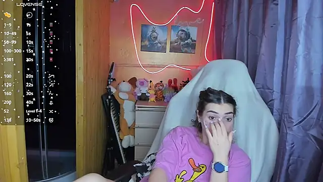 Snapshot of Fiery_Brunette_ chatting on February 24, 6:47 pm Fiery Brunette online show from February 24, 6:47 pm