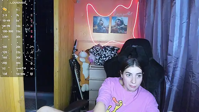 Snapshot of Fiery_Brunette_ chatting on March 6, 1:35 pm Fiery Brunette online show from March 6, 1:35 pm