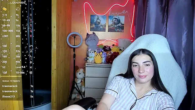 Snapshot of Fiery_Brunette_ chatting on September 22, 4:31 pm Fiery Brunette online show from September 22, 4:31 pm