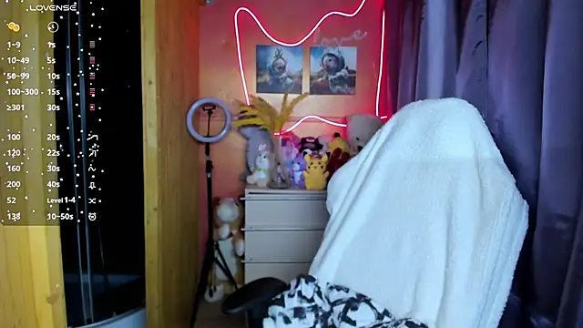 Snapshot of Fiery_Brunette_ chatting on November 7, 6:24 am Fiery Brunette online show from November 7, 6:24 am